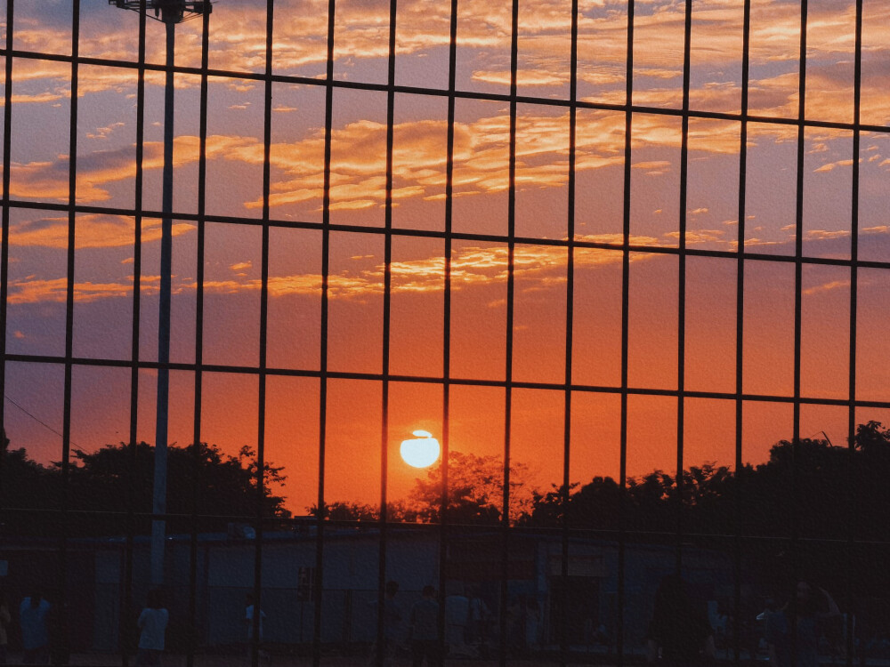 自己拍的 哈哈！
（那个小白云不是！）