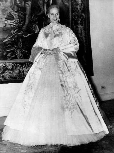 身穿DIOR礼服的阿根廷总统夫人贝隆