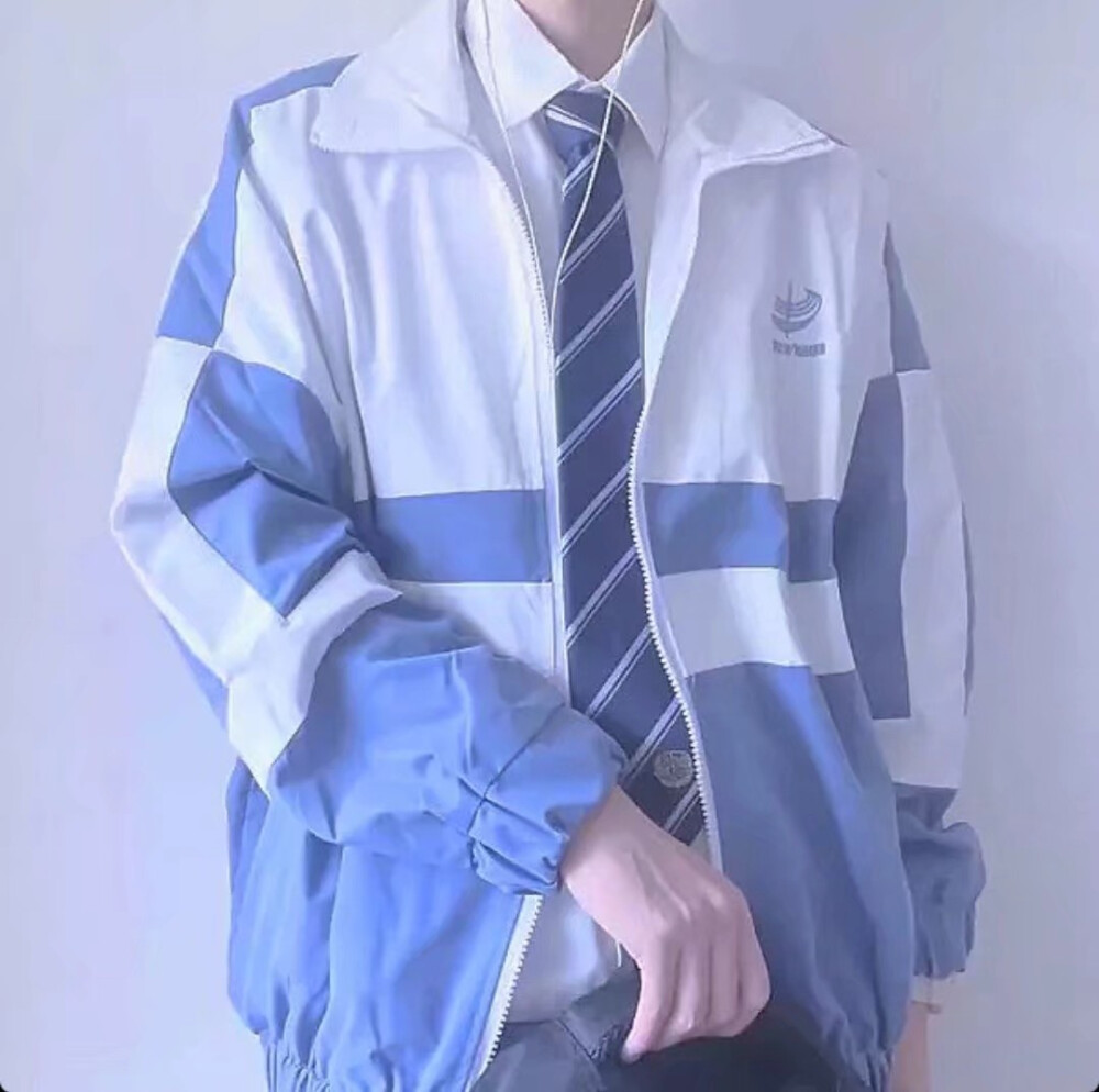 太爱了 所以我总是轻描淡写 怕你们瞧不起我
/dk制服/男生头像