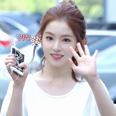 @小裴
“听说了吗！今天公司来了一个超好看的练习生!”
“是吗快去看看!”