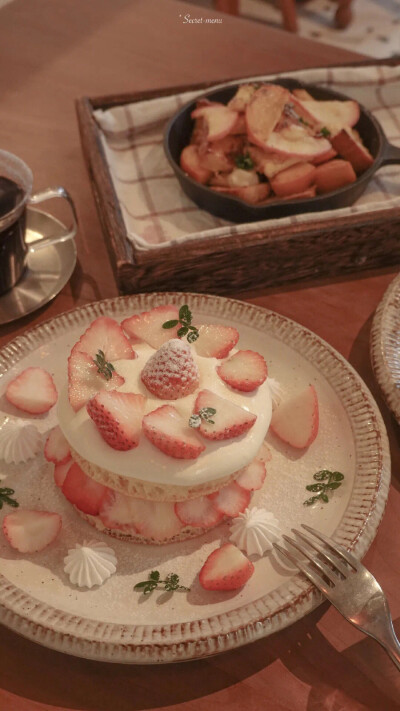  今日份美食壁纸～
今天去吃甜品了 但是我还是最喜欢吃你给我煮的独家甜品 闭门羹