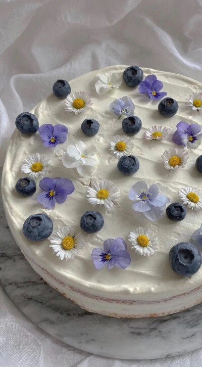  今日份美食壁纸～
今天去吃甜品了 但是我还是最喜欢吃你给我煮的独家甜品 闭门羹