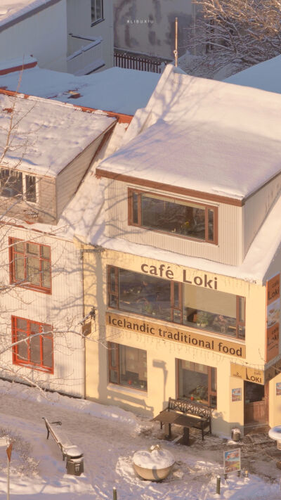 夏天是什么？是炎热、是酷暑、是冰激凌与雪糕的约会、是烧烤与啤酒的宴会、是蝉声和蛙鸣的交响乐……