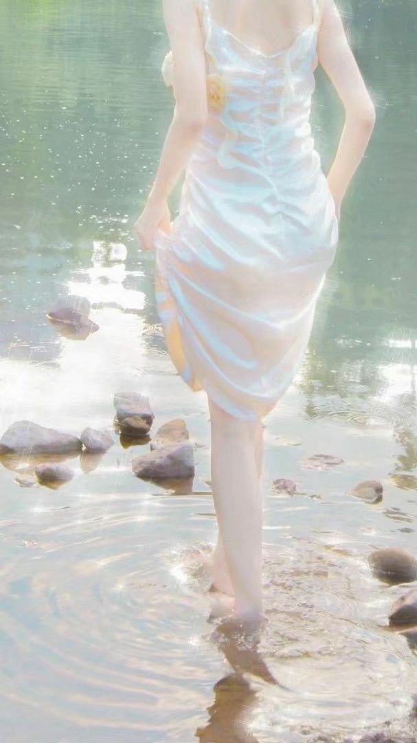 夏天是什么？是炎热、是酷暑、是冰激凌与雪糕的约会、是烧烤与啤酒的宴会、是蝉声和蛙鸣的交响乐……