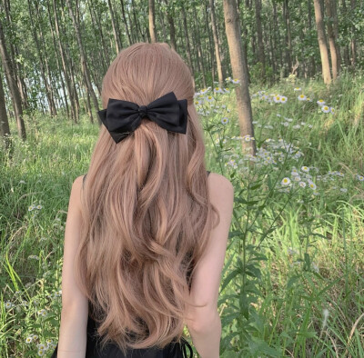 风说了许多，把夏天灌的盈满