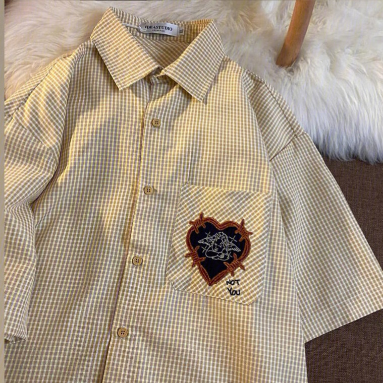 夏日花纹点缀衬衫！