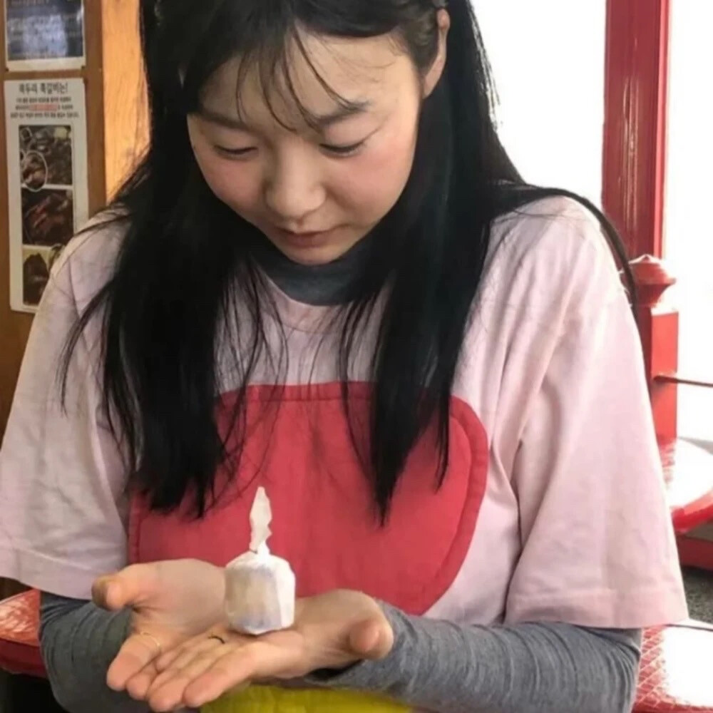 女生头像 图源网络侵删