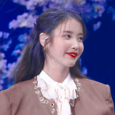 IU*夏日里的第一首情歌（love song）
