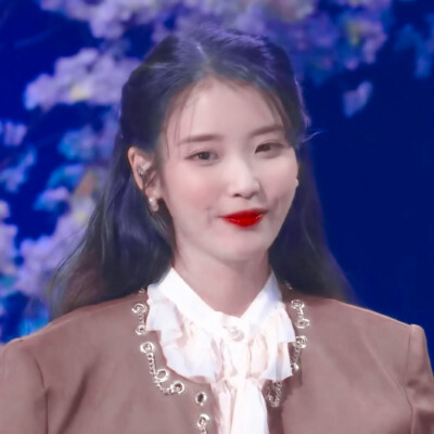 IU*夏日里的第一首情歌（love song）
