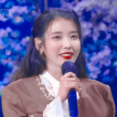 IU*夏日里的第一首情歌（love song）
