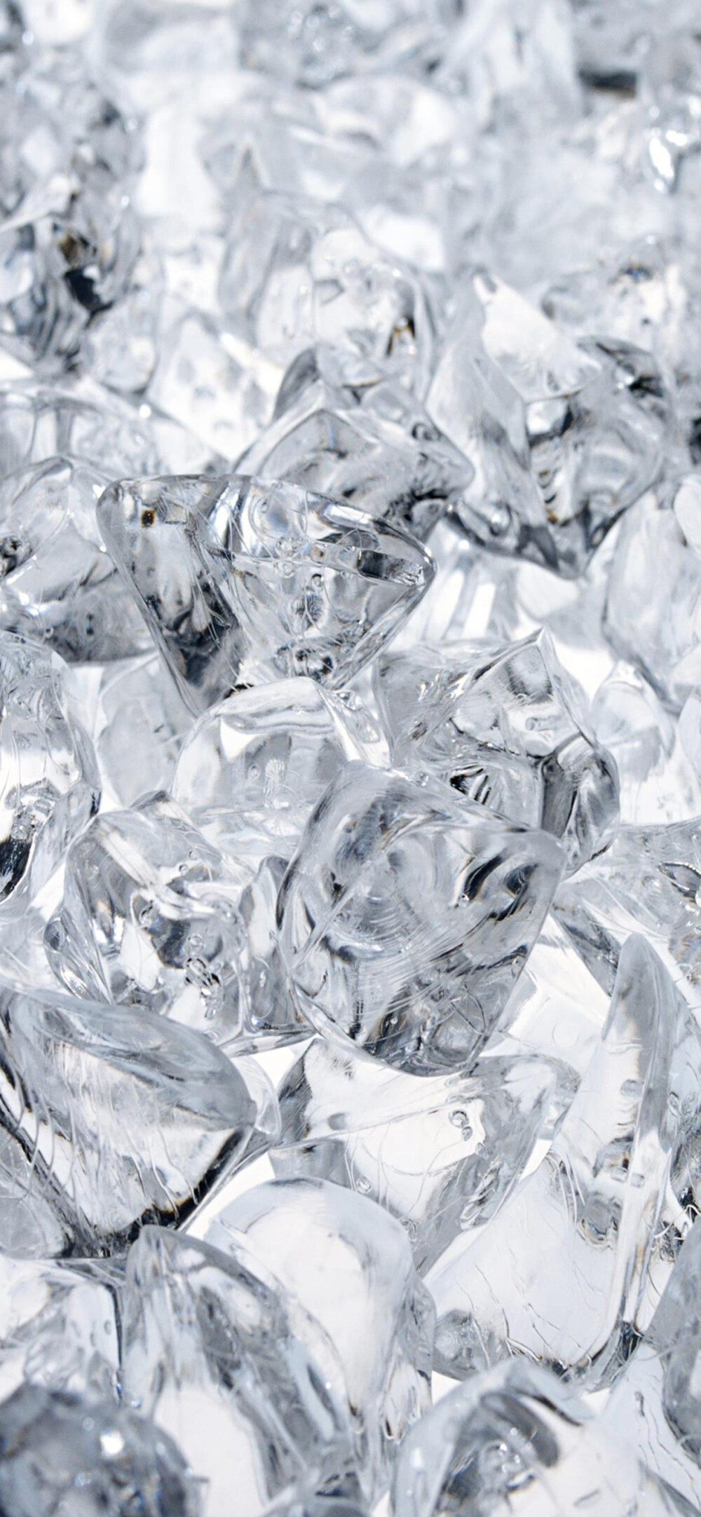 冰块壁纸第二弹～
换个壁纸就凉快啦～
cr.收藏壁纸bot 侵权致歉