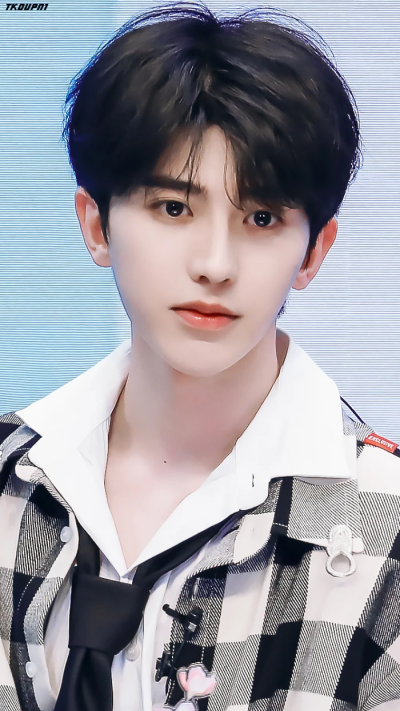 绝美蔡徐坤照片