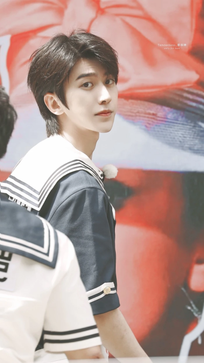 绝美蔡徐坤照片