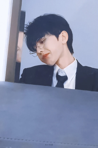 绝美蔡徐坤照片