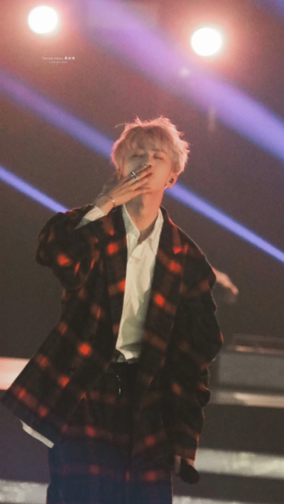 绝美蔡徐坤照片