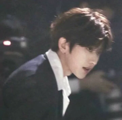 绝美蔡徐坤照片