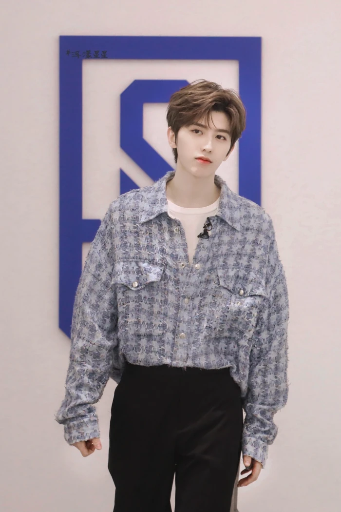 绝美蔡徐坤照片