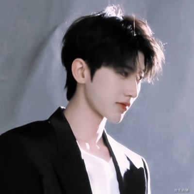 绝美蔡徐坤照片