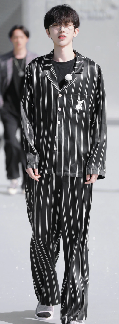 绝美蔡徐坤照片