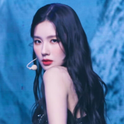 赵美延可二改丨许柒言
改了d，有两张算是跟穗珍的情头 ，本来加上雨琦搞三人姐妹头的，但是被挡住了 