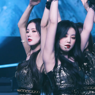 赵美延可二改丨许柒言
改了d，有两张算是跟穗珍的情头 ，本来加上雨琦搞三人姐妹头的，但是被挡住了 