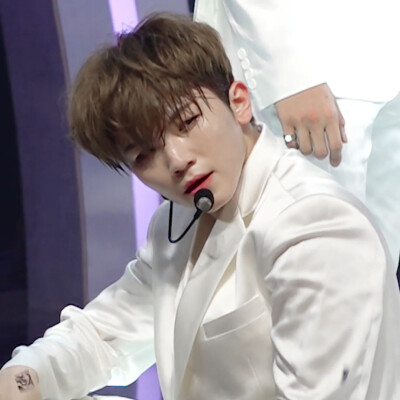 李知勋可二改丨许柒言
改d