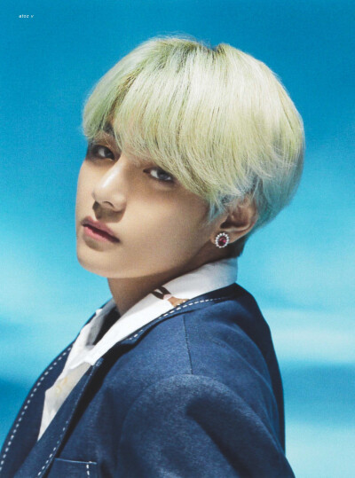 金泰亨
BTS, THE BEST扫图
cr:atozv_scan