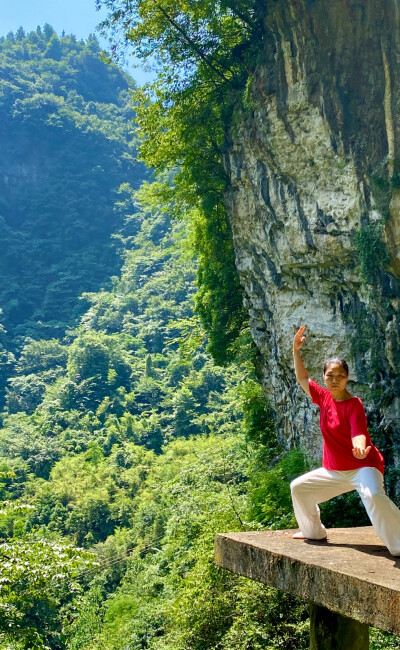 山青水秀风鼓洞