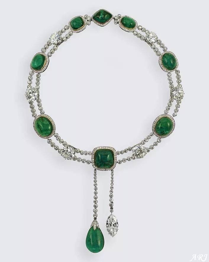 德里朝觐项链及库利南七号钻石吊坠（The Delhi Durbar necklace and Cullinan VII Pendant）
