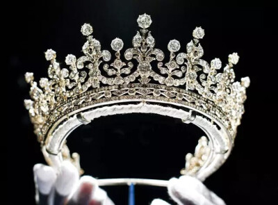 大不列颠及爱尔兰女孩冠冕（Girls of Great Britain and Ireland Tiara）