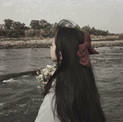 如果你瞄准月亮，即时迷失也是在星河之中.