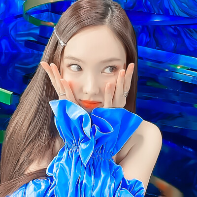 “脸脸”
苏粟粟/林娜琏