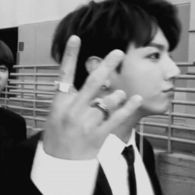 记不清了 只记得你不喜欢我 还想磕我