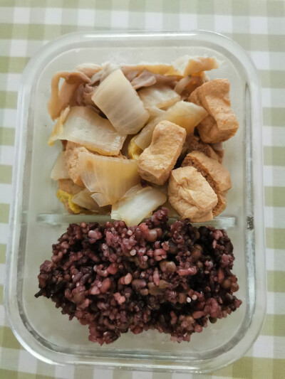 糙米藜麦饭+油豆腐白菜+口蘑肥牛