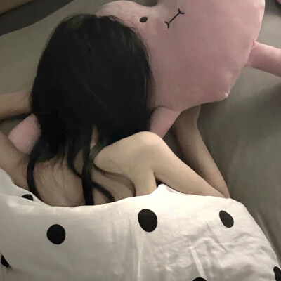 ，