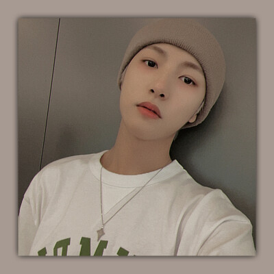 
•Regular
•黄仁俊•RenJun