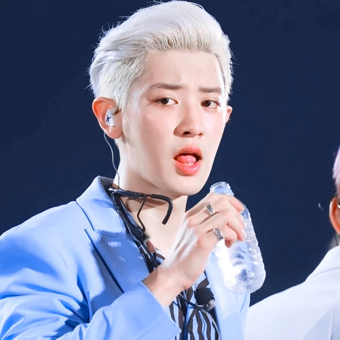 “汽水降低的温度是夏日的奇遇”
@note627