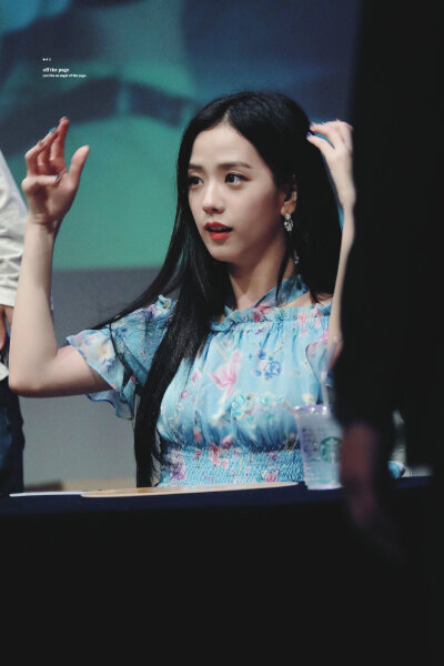 JISOO｜offthepage_js