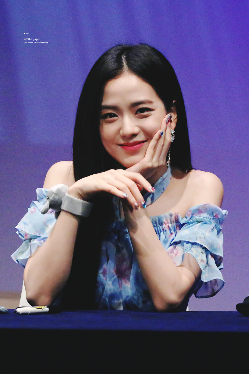 JISOO｜offthepage_js