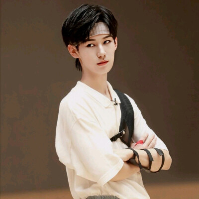 这是谁家的小帅哥啊？