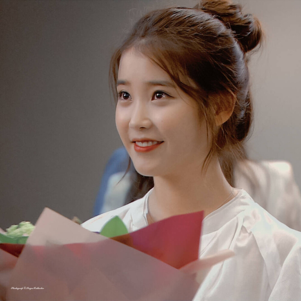 IU | 最佳李纯信
cr:砂糖收藏家