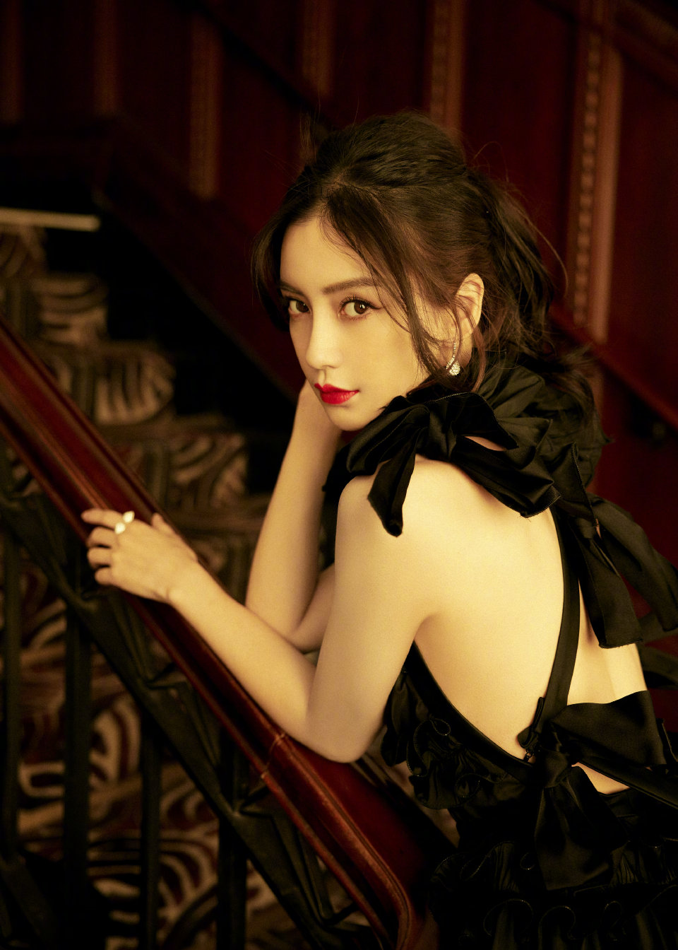 【侵权删】这里是Angelababy（杨颖）的美图啦~可甜可盐可飒你值得拥有哦！
我在豆蔻年华遇见你，想要陪你好多好多年。（图源很广，带水印，只是个人集baby美图）