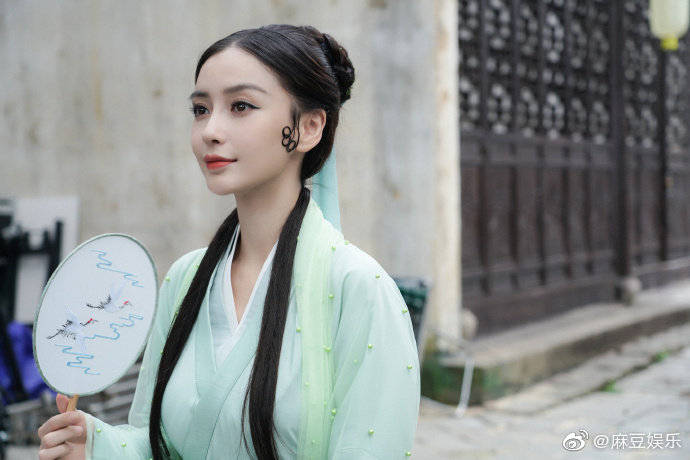 【侵权删】这里是Angelababy（杨颖）的美图啦~可甜可盐可飒你值得拥有哦！
我在豆蔻年华遇见你，想要陪你好多好多年。（图源很广，带水印，只是个人集baby美图）