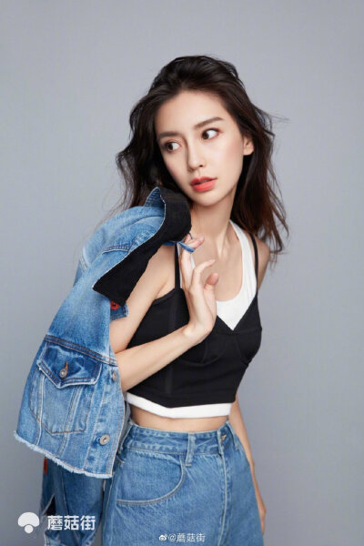 【侵权删】这里是Angelababy（杨颖）的美图啦~可甜可盐可飒你值得拥有哦！
我在豆蔻年华遇见你，想要陪你好多好多年。（图源很广，带水印，只是个人集baby美图）