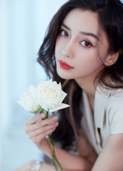 【侵权删】这里是Angelababy（杨颖）的美图啦~可甜可盐可飒你值得拥有哦！
我在豆蔻年华遇见你，想要陪你好多好多年。（图源很广，带水印，只是个人集baby美图）