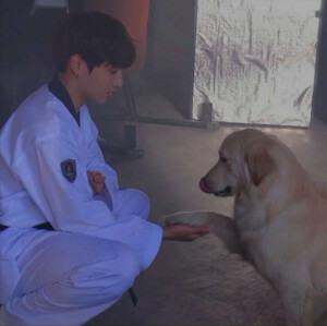 虽然她送了我玫瑰花