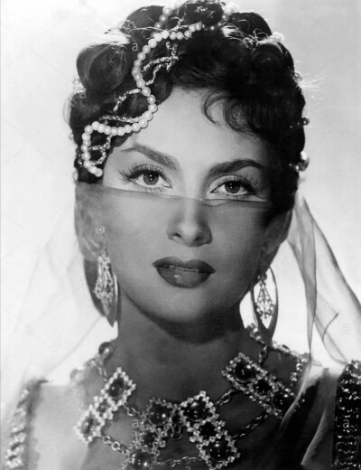 吉娜·罗洛布里吉达（Gina Lollobrigida）