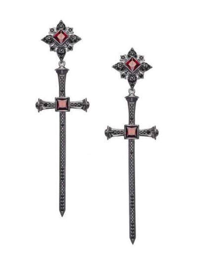 芭蕾、歌剧、戏剧、古典绘画、传统节日等传统俄贵族文化，成为Axenoff取之不尽的灵感源泉。