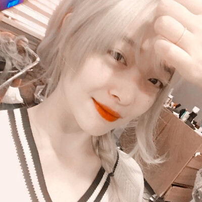 ·雪莉·
你要是还在 多好啊