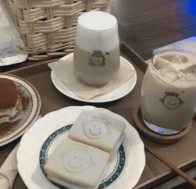 ·雪莉·
你要是还在 多好啊